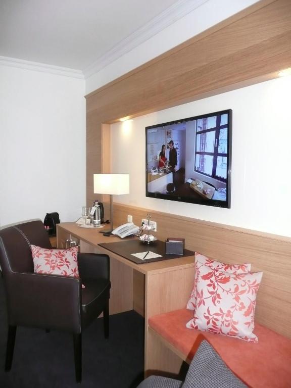Garni Rheinpracht Hotel 4*